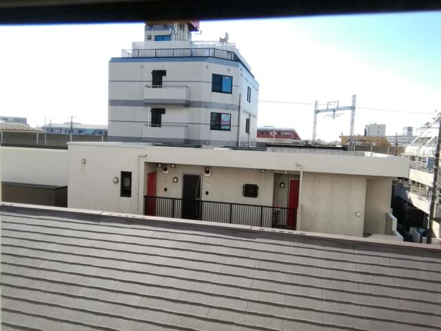 HOTEL WILL BASE浦安(浦安市/ラブホテル)の写真『303号室、浴室窓からの景色です。(24,1)』by キジ