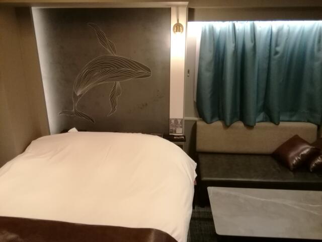 HOTEL WILL BASE浦安(浦安市/ラブホテル)の写真『303号室、洗面所側から見た部屋です。(24,1)』by キジ