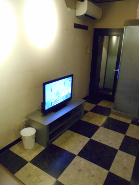 キャメルイン(立川市/ラブホテル)の写真『315号室、部屋奥から入り口方向』by もんが～