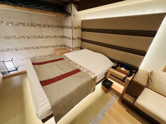 HOTEL P’s resort(豊島区/ラブホテル)の写真『703号室ベッド』by miffy.GTI