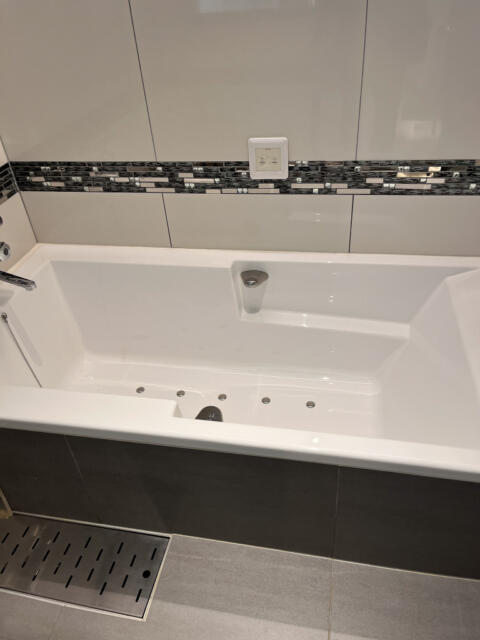 HOTEL Blanche（ブランシュ）(渋谷区/ラブホテル)の写真『306号室　浴槽』by INA69