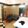ラモード新宿(新宿区/ラブホテル)の写真『706号室　居室のソファは幅広い』by あいりん