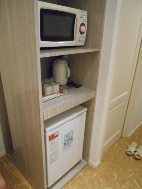 ホテルシティ(立川市/ラブホテル)の写真『307号室、電子レンジと冷蔵庫など』by もんが～