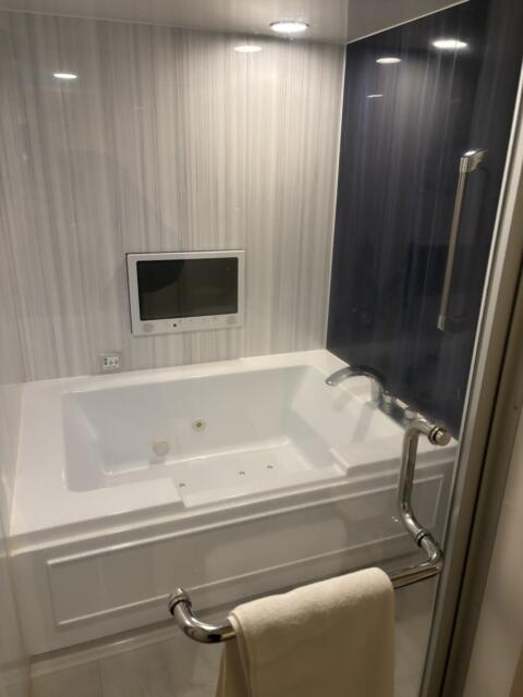 KNOWS HOTEL(ノウズホテル)(沼津市/ラブホテル)の写真『404号室　お風呂出入り口』by ニーソ