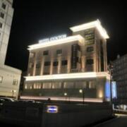 HOTEL COLTON（コルトン)(熊本市/ラブホテル)の写真『夜の外観①』by hireidenton