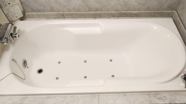 HOTEL LOHAS(墨田区/ラブホテル)の写真『303号室 バスルーム浴槽』by 午前３時のティッシュタイム