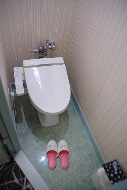 HOTEL STATION リオン(台東区/ラブホテル)の写真『301号室　洗浄機能付きトイレ』by マーケンワン