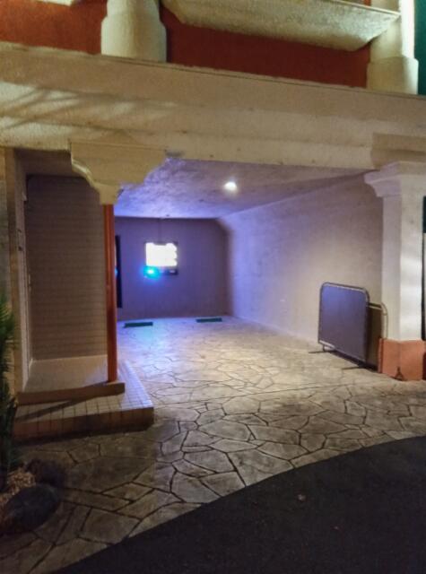 HOTEL 555(伊豆の国市/ラブホテル)の写真『駐車場です。(24,,1)』by キジ