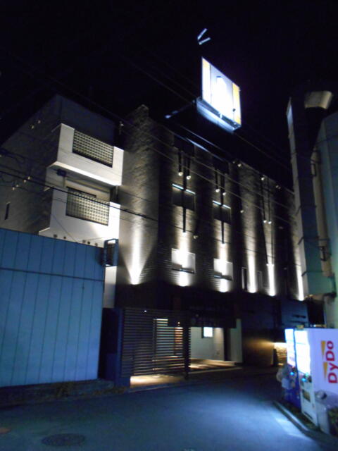HOTEL GRAN. 昭島店(昭島市/ラブホテル)の写真『夜の外観』by もんが～
