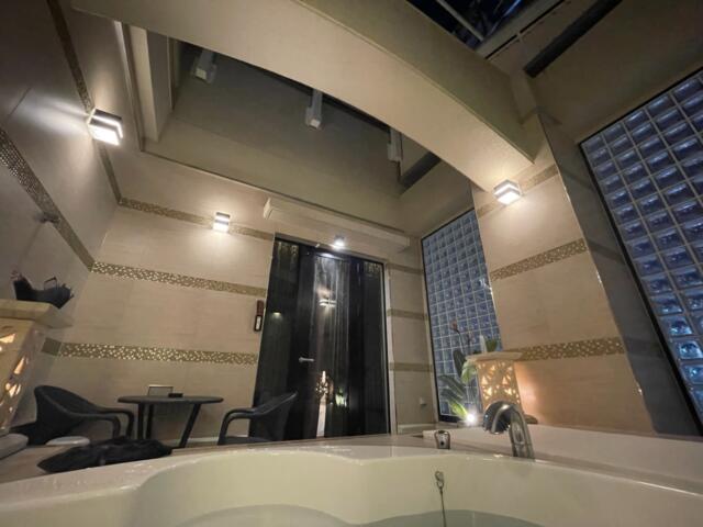 ホテル FORSION(フォーション)(新宿区/ラブホテル)の写真『702号室の露天風呂』by ぴろりん