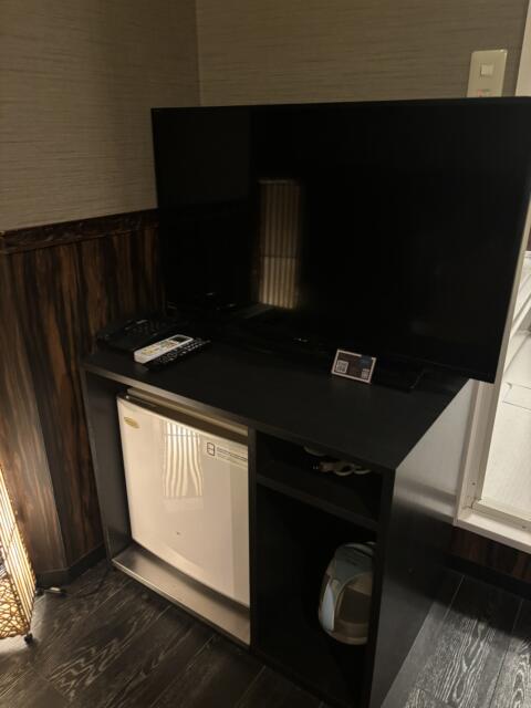 池袋グランドホテル(豊島区/ラブホテル)の写真『405号室　TV&amp;冷蔵庫』by たんげ8008