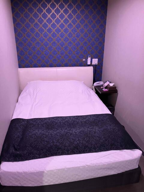 HOTEL PRIUS 5(プリウス5)(仙台市青葉区/ラブホテル)の写真『505号室のベッド』by asian