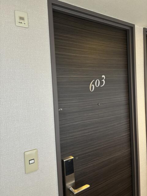HOTEL SHERWOOD（シャーウッド）(台東区/ラブホテル)の写真『603号室　玄関ドア』by たんげ8008