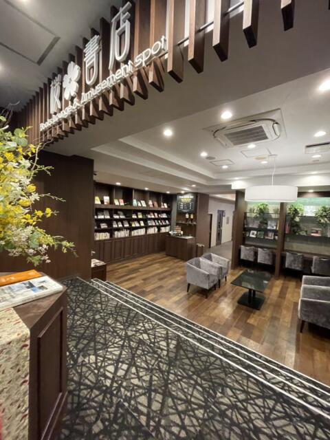 HOTEL Mai Sakura(マイサクラ)(奈良市/ラブホテル)の写真『409号室、フロント待合室書店フロアー』by ジャーミン