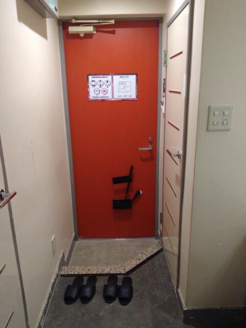 SARA五反田(品川区/ラブホテル)の写真『503号室 室内から見た玄関』by なめろう