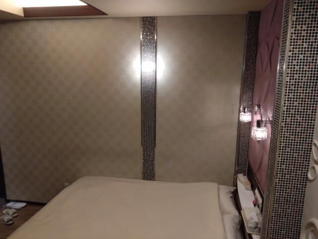 Hotel Let's(ホテル レッツ)(さいたま市大宮区/ラブホテル)の写真『307号室　ベッド上部』by beat takeshi