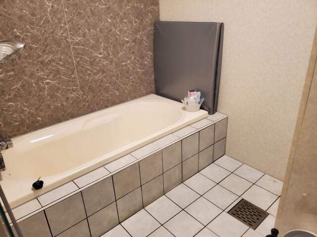 HOTEL GRANDE(川口市/ラブホテル)の写真『201号室　浴室』by suisui