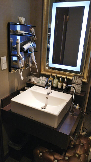 HOTEL GRANSKY（グランスカイ）(墨田区/ラブホテル)の写真『202号室 洗面台』by 午前３時のティッシュタイム
