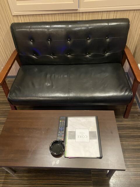 HOTEL CORE 池袋(豊島区/ラブホテル)の写真『602号室(ソファ、テーブル)』by こねほ