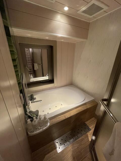 HOTEL SULATA渋谷道玄坂(渋谷区/ラブホテル)の写真『302号室浴室』by ぴろりん