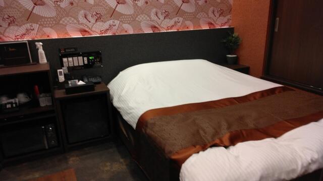 ホテル万華【BAN-KA】(大田区/ラブホテル)の写真『101号室 ベッド』by _Yama