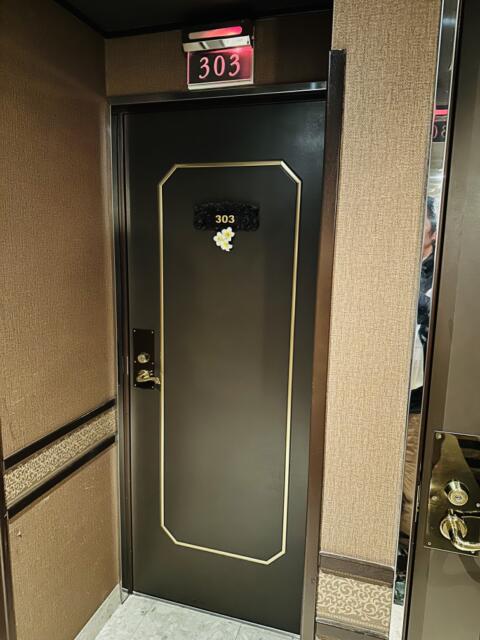 Asian P-Door(アジアンピードア)(台東区/ラブホテル)の写真『303号室出入口』by miffy.GTI