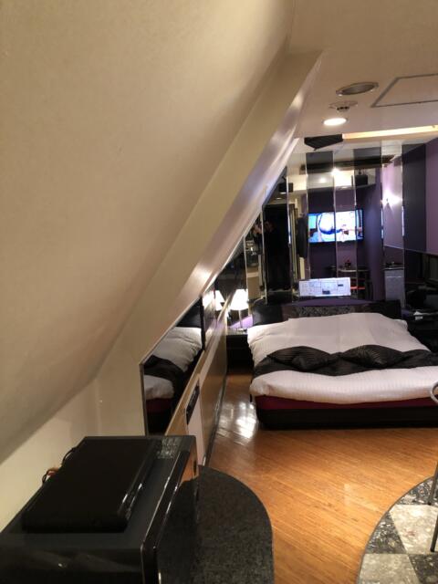 ニューシーズ鶯谷(台東区/ラブホテル)の写真『５０２号室　壁が斜めでおもしろいですね』by くんにお