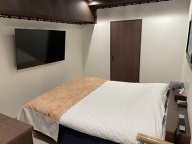 Hotel BaliBali(ホテルバリバリ)伊勢佐木(横浜市中区/ラブホテル)の写真『503号　ベッド』by エロの軍師