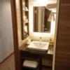 555motel湘南(藤沢市/ラブホテル)の写真『110号室、洗面所です。(24,2)』by キジ
