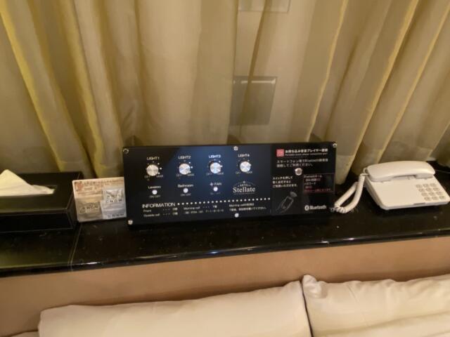 HOTEL STELLATE(ステラート)(新宿区/ラブホテル)の写真『206号室、ベッド上のパネルなど』by トマトなす