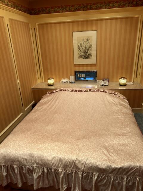ホテル セリーヌ(大阪市/ラブホテル)の写真『303号室　ベッド』by 神戸のりんごちゃん