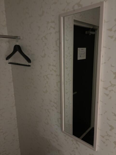 HOTEL GRANDE(川口市/ラブホテル)の写真『305号室　玄関横ハンガー』by たんげ8008
