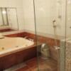 ラモード新宿(新宿区/ラブホテル)の写真『705号室の浴室　ガラスドアで内部は丸見え。スケベ椅子あり』by あいりん