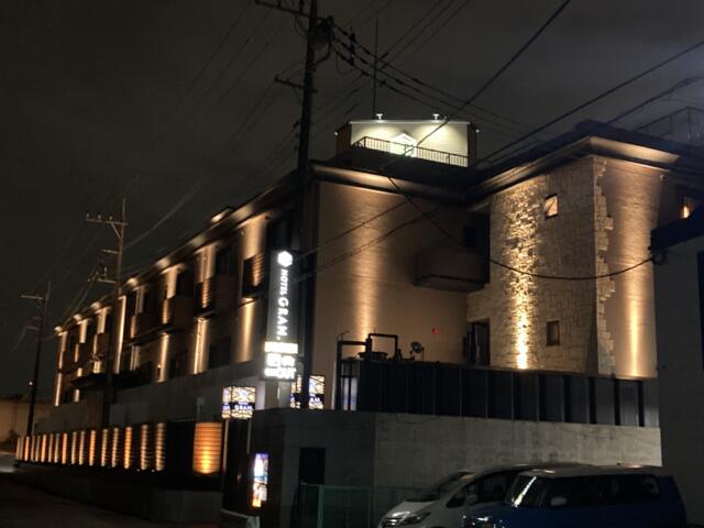 HOTEL GRAN (グラン)(さいたま市緑区/ラブホテル)の写真『夜の外観』by まさおJリーグカレーよ