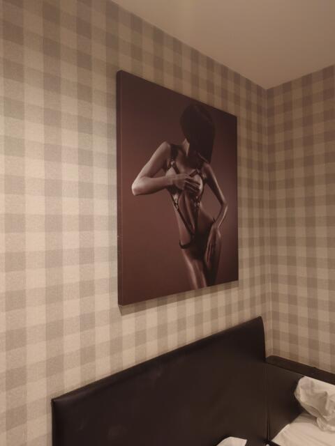 レンタルルーム 海の幸(荒川区/ラブホテル)の写真『１号室壁の絵画』by そこそこの人生