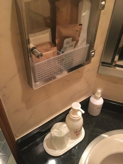ホテルスペランザ(豊島区/ラブホテル)の写真『203号室　洗面台　アメニティ』by ちげ