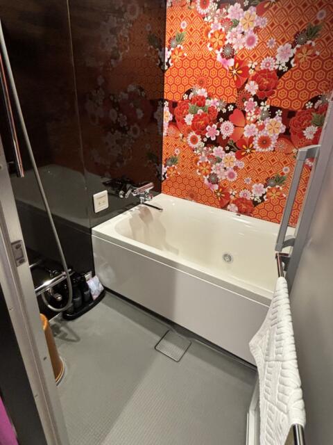 HOTEL ZHIPAGO (ジパゴ)(品川区/ラブホテル)の写真『201号室　浴室』by たんげ8008