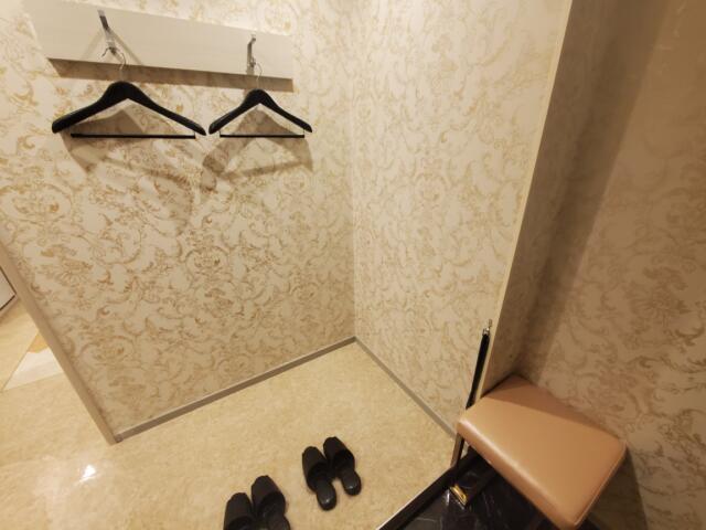 HOTEL GRANDE(川口市/ラブホテル)の写真『508号室　玄関から』by suisui