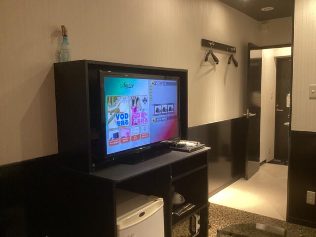 HOTEL AMORE（アモーレ）(渋谷区/ラブホテル)の写真『205号室 ベッド枕元から見た室内』by ACB48