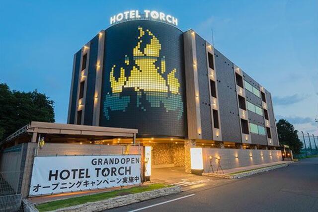 ホテル トーチ(つくば市/ラブホテル)の写真『夜の外観(ホテル関係者の提供)』by OISO（運営スタッフ）