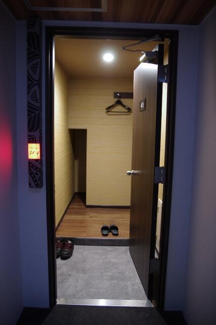 HOTEL BaliBali 松戸(松戸市/ラブホテル)の写真『401号室　部屋入口』by マーケンワン