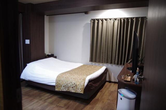 HOTEL BaliBali 松戸(松戸市/ラブホテル)の写真『401号室　入口方向からの居室』by マーケンワン