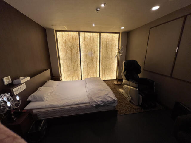 兎我野ホテル(大阪市/ラブホテル)の写真『602号室　全景』by INA69