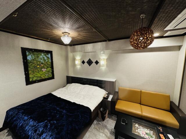 HOTEL BaliBali 鶯谷(台東区/ラブホテル)の写真『101号室の部屋全景』by miffy.GTI