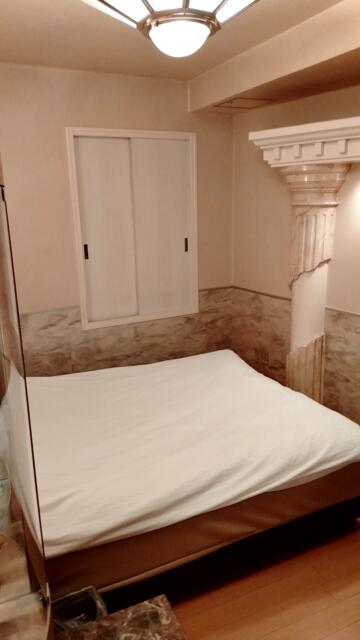 HOTEL Le Club（ホテルルクラブ）(台東区/ラブホテル)の写真『212号室　ベッド』by 巨乳輪ファン