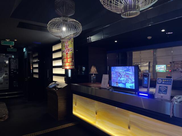 W ZIP CLUB（Wジップクラブ）(名古屋市中区/ラブホテル)の写真『フロント  モニターが紛らわしいてす』by 飴☆ミ