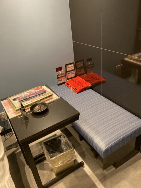 HOTEL ZHIPAGO (ジパゴ)(品川区/ラブホテル)の写真『302号室ソファ』by yamasada5