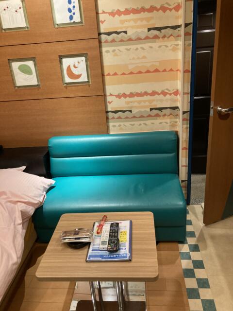 エルス(豊島区/ラブホテル)の写真『103号室ソファ付近』by yamasada5