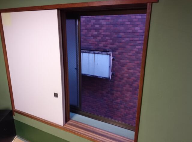 ホテル 松月(新宿区/ラブホテル)の写真『405号室、窓の景色です。(24,3)』by キジ
