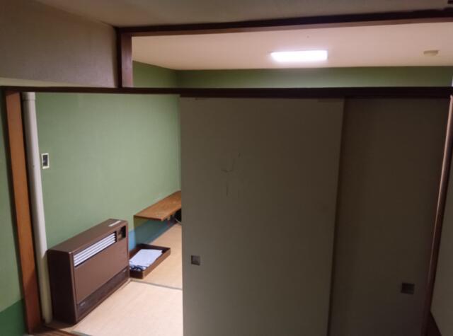 ホテル 松月(新宿区/ラブホテル)の写真『405号室、奥の間からです。(24,3)』by キジ